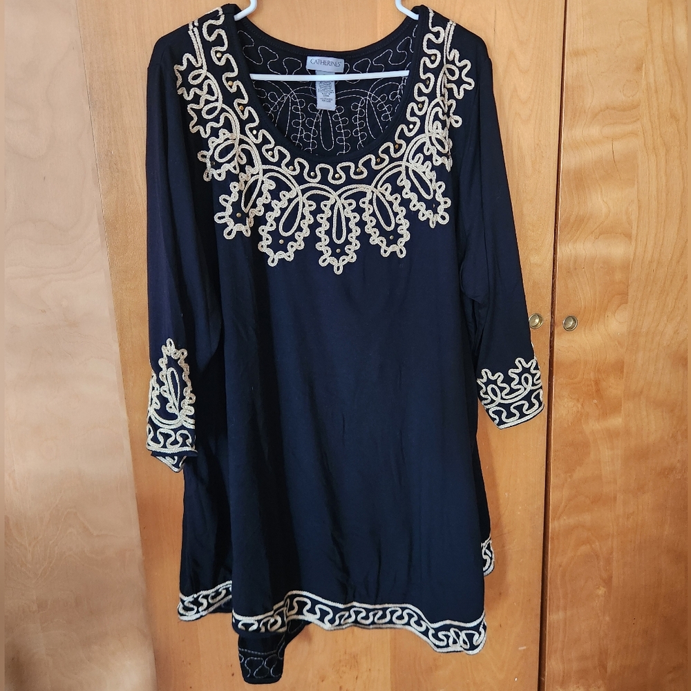 Catherines Black and Gold Embroidered Tunic Size 2X